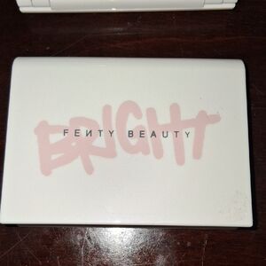 enty Beauty Bright Fix Instant Brightening and Blurring Powder
